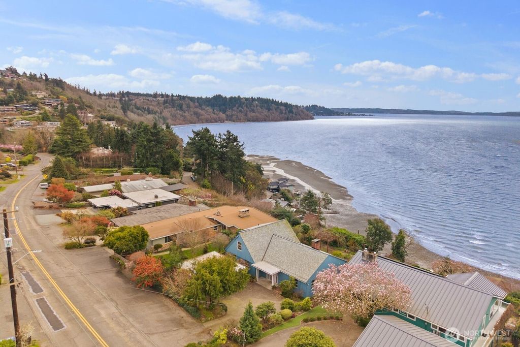 12249 Shorewood Drive SW, Burien, WA 98146