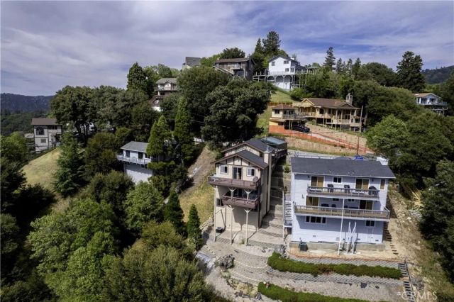 262 Delle Drive, Crestline, CA 92325