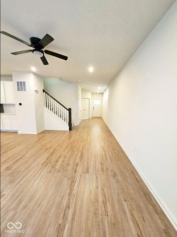 6918 Seattle Slew Drive, Whitestown, IN 46075