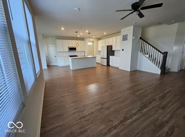 6918 Seattle Slew Drive, Whitestown, IN 46075