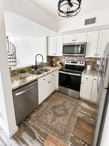 11540 N May Unit 207E Avenue 207E, Oklahoma City, OK 73120