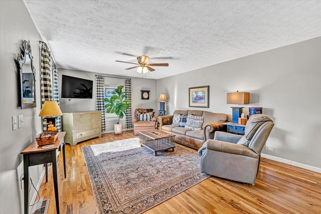 1620 Ayers RD, Moneta, VA 24121