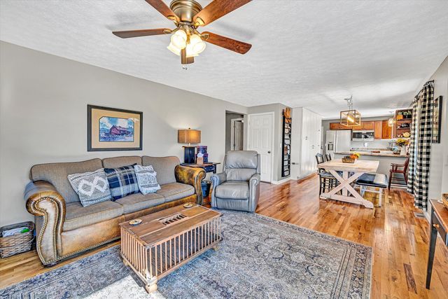 1620 Ayers RD, Moneta, VA 24121