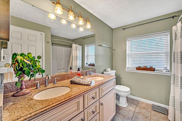 1620 Ayers RD, Moneta, VA 24121