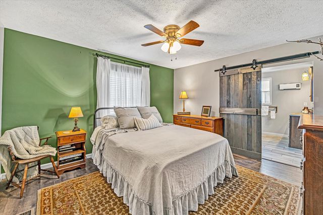 1620 Ayers RD, Moneta, VA 24121