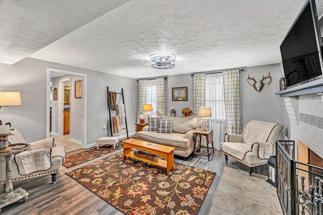 1620 Ayers RD, Moneta, VA 24121