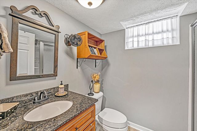 1620 Ayers RD, Moneta, VA 24121