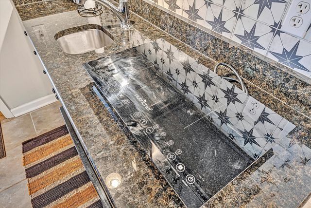 1620 Ayers RD, Moneta, VA 24121