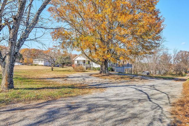 1620 Ayers RD, Moneta, VA 24121