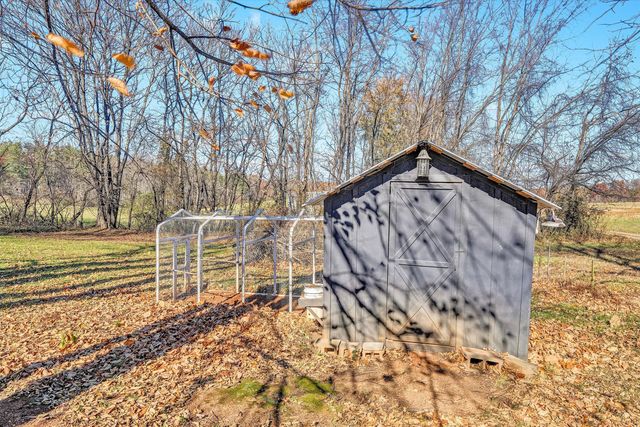 1620 Ayers RD, Moneta, VA 24121