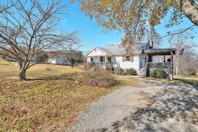 1620 Ayers RD, Moneta, VA 24121