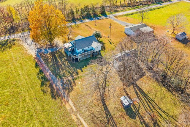 1620 Ayers RD, Moneta, VA 24121