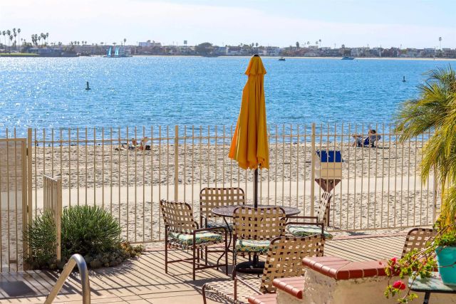 3920 Riviera Dr U, San Diego, CA 92109
