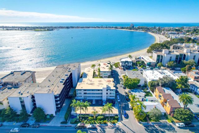3920 Riviera Dr U, San Diego, CA 92109