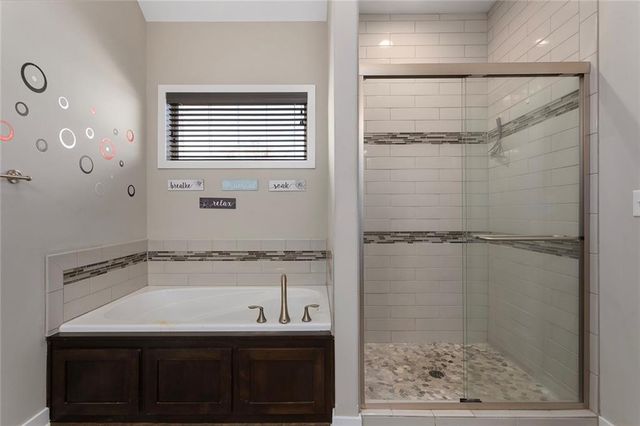 106 E Woodland Avenue, Lone Jack, MO 64070