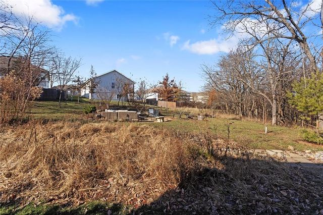 106 E Woodland Avenue, Lone Jack, MO 64070