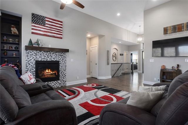 106 E Woodland Avenue, Lone Jack, MO 64070