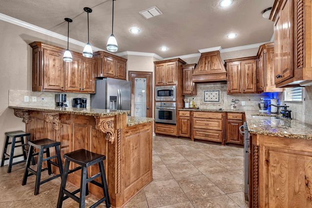 265 Towering Oaks Lane, Longview, TX 75602