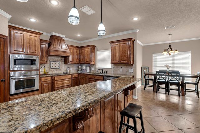 265 Towering Oaks Lane, Longview, TX 75602