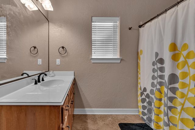 265 Towering Oaks Lane, Longview, TX 75602