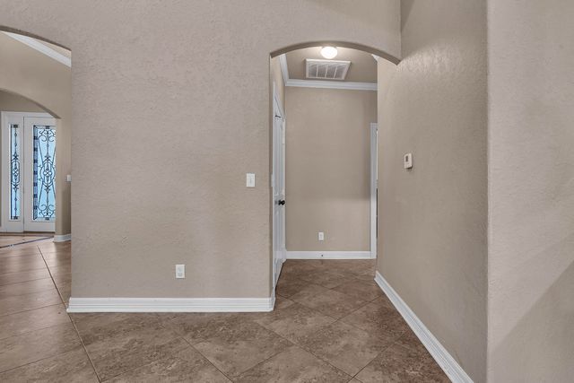 265 Towering Oaks Lane, Longview, TX 75602