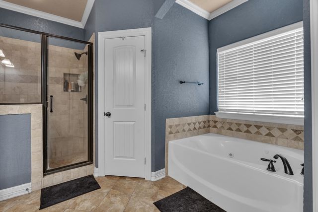 265 Towering Oaks Lane, Longview, TX 75602