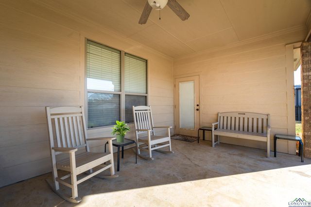 265 Towering Oaks Lane, Longview, TX 75602