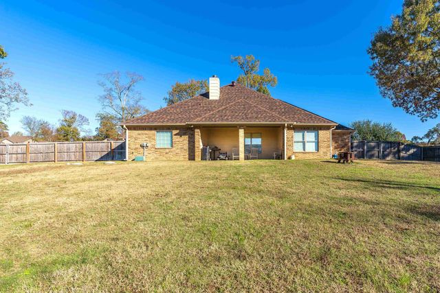 265 Towering Oaks Lane, Longview, TX 75602