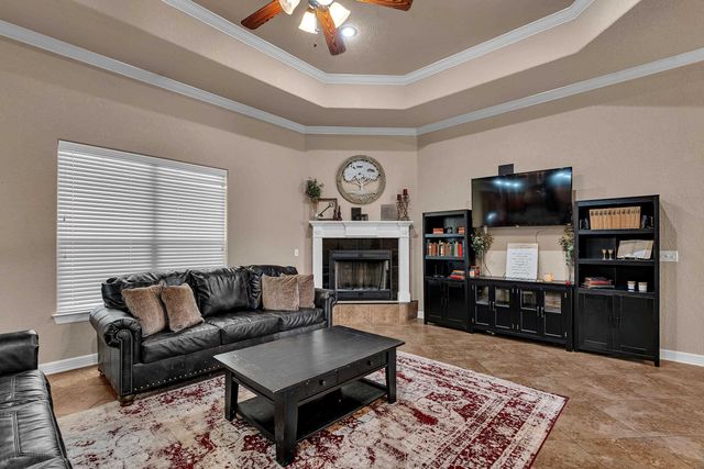 265 Towering Oaks Lane, Longview, TX 75602