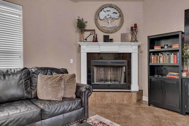 265 Towering Oaks Lane, Longview, TX 75602