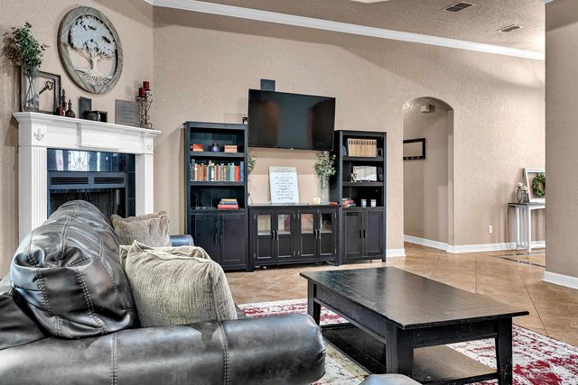 265 Towering Oaks Lane, Longview, TX 75602