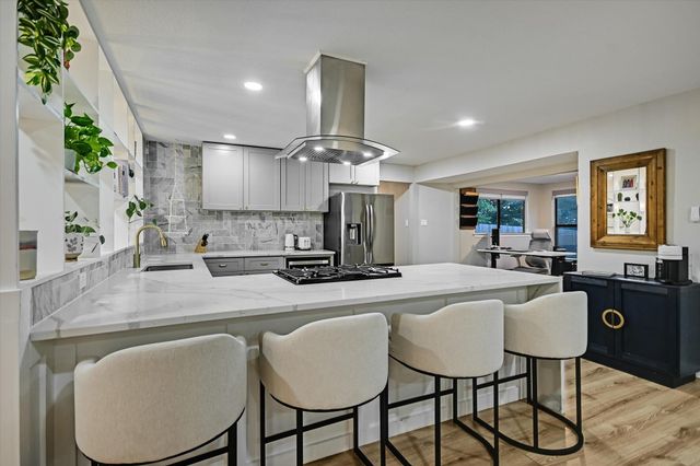 1006 Hollybluff ST, Austin, TX 78753