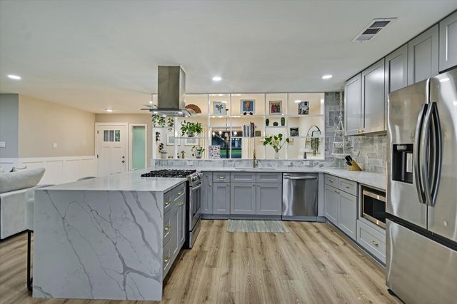 1006 Hollybluff ST, Austin, TX 78753
