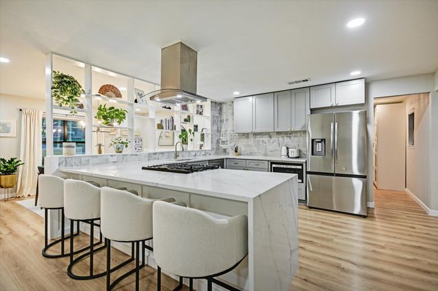1006 Hollybluff ST, Austin, TX 78753