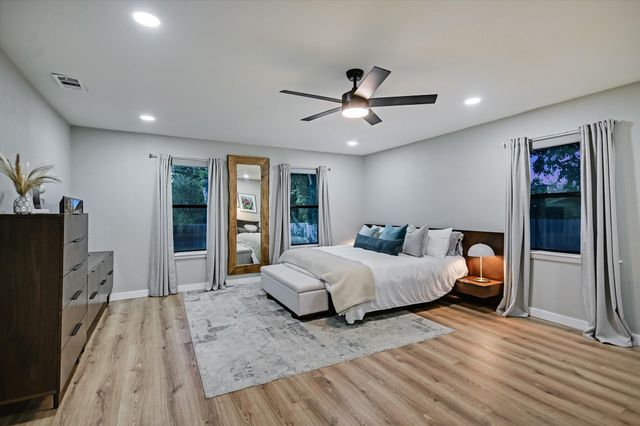 1006 Hollybluff ST, Austin, TX 78753