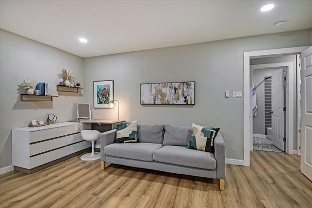 1006 Hollybluff ST, Austin, TX 78753