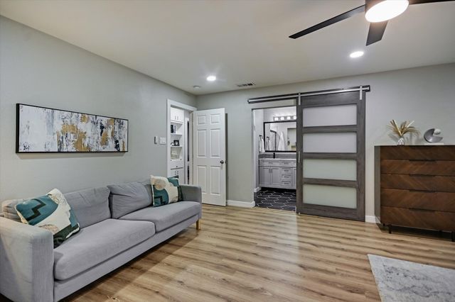 1006 Hollybluff ST, Austin, TX 78753