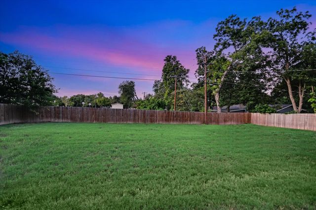 1006 Hollybluff ST, Austin, TX 78753