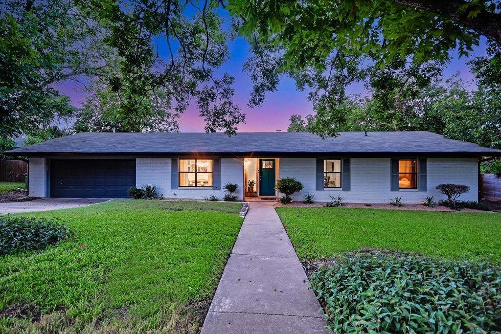 1006 Hollybluff ST, Austin, TX 78753