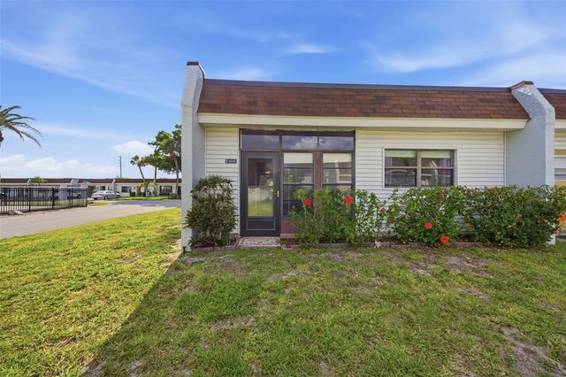 9023 MISSION OAKS BOULEVARD F, Seminole, FL 33776