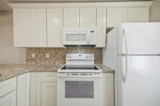9023 MISSION OAKS BOULEVARD F, Seminole, FL 33776