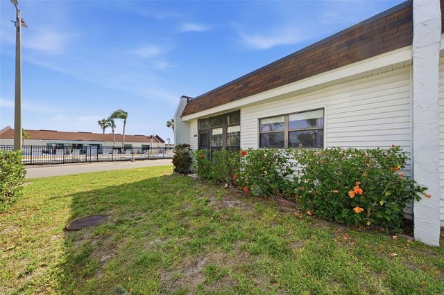 9023 MISSION OAKS BOULEVARD F, Seminole, FL 33776