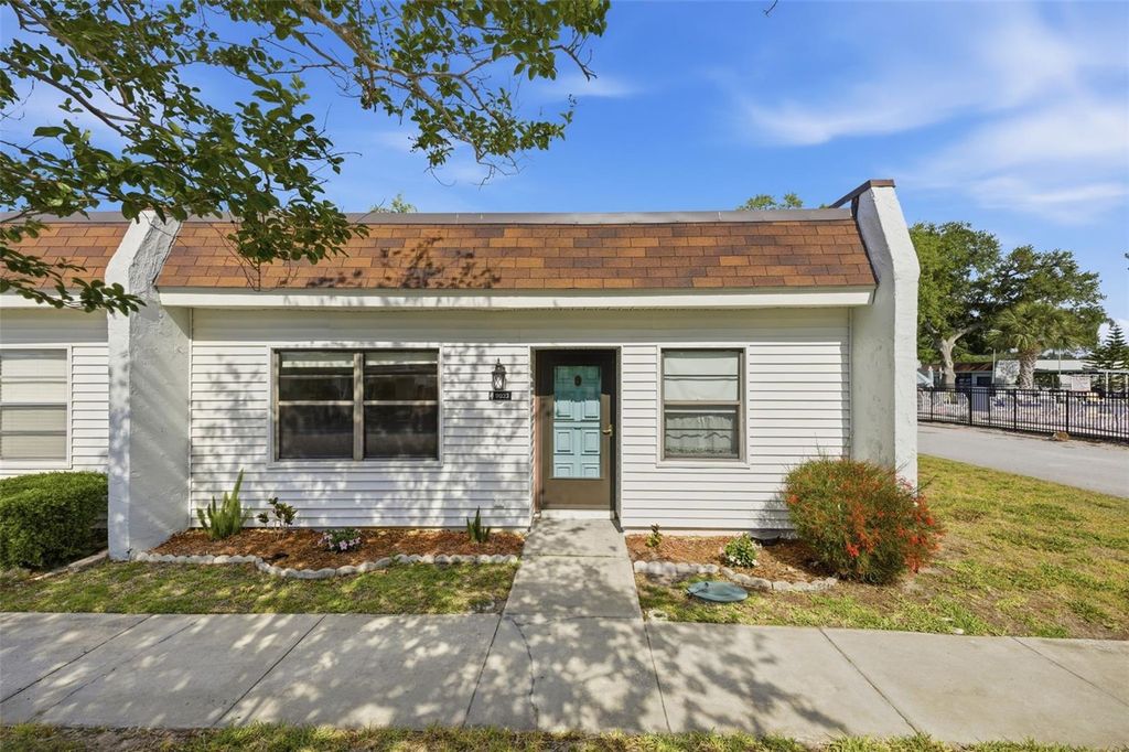 9023 MISSION OAKS BOULEVARD F, Seminole, FL 33776