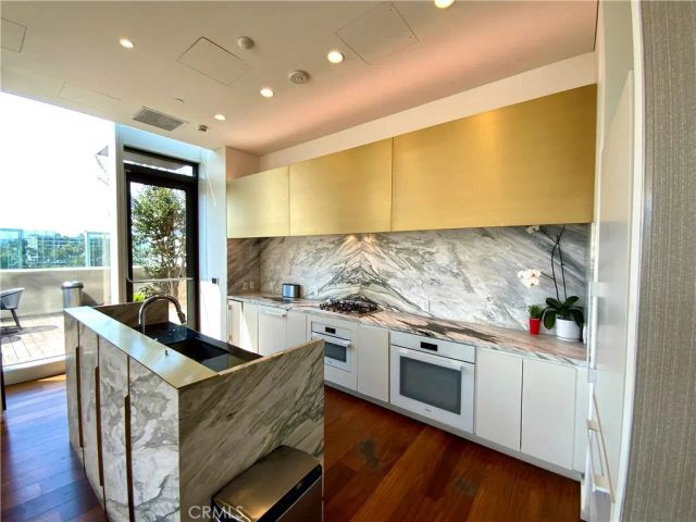 889 Francisco Street 1105, Los Angeles, CA 90017