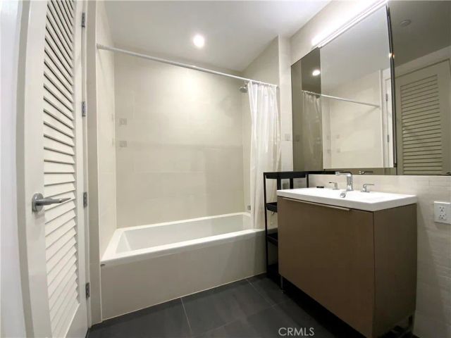 889 Francisco Street 1105, Los Angeles, CA 90017