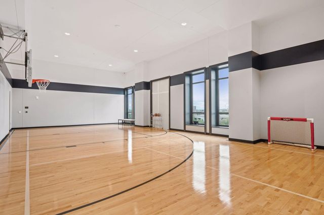 1111 W River Parkway 21B, Minneapolis, MN 55415