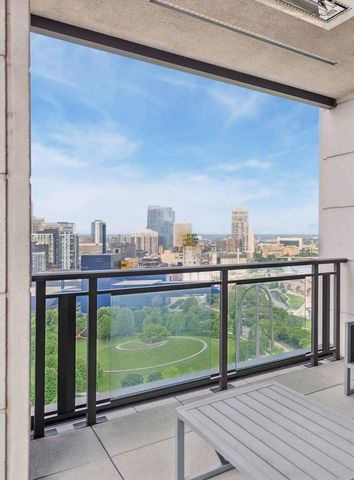 1111 W River Parkway 21B, Minneapolis, MN 55415