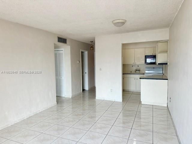 3640 NW 9th St 406, Miami, FL 33125