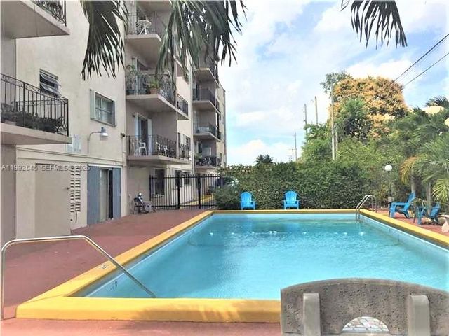 3640 NW 9th St 406, Miami, FL 33125