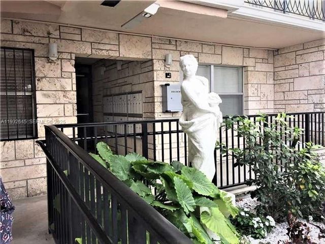 3640 NW 9th St 406, Miami, FL 33125